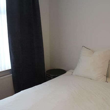 Singapore·CHILLINGHOUSE # 7, 3 Min.vom ICE,NETFLIX Siegburg Exterior foto